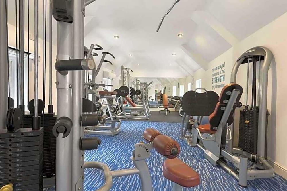 Park Hall And 4* Wolverhampton