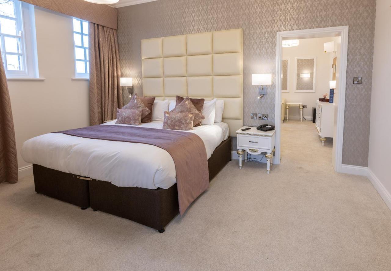 Park Hall And 4*